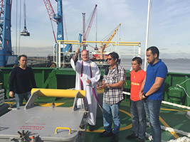 Bishop blesses ship at Immingham