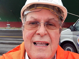 Grounded ship crew supported in Antwerp
