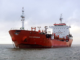 Seafarers without pay and warm clothing