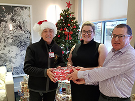 AoS and North spread Christmas joy